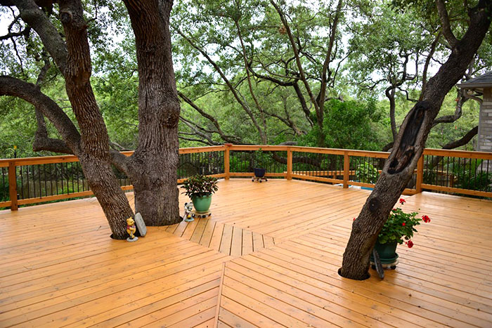 Elegant Stained Deck Compliments Yard