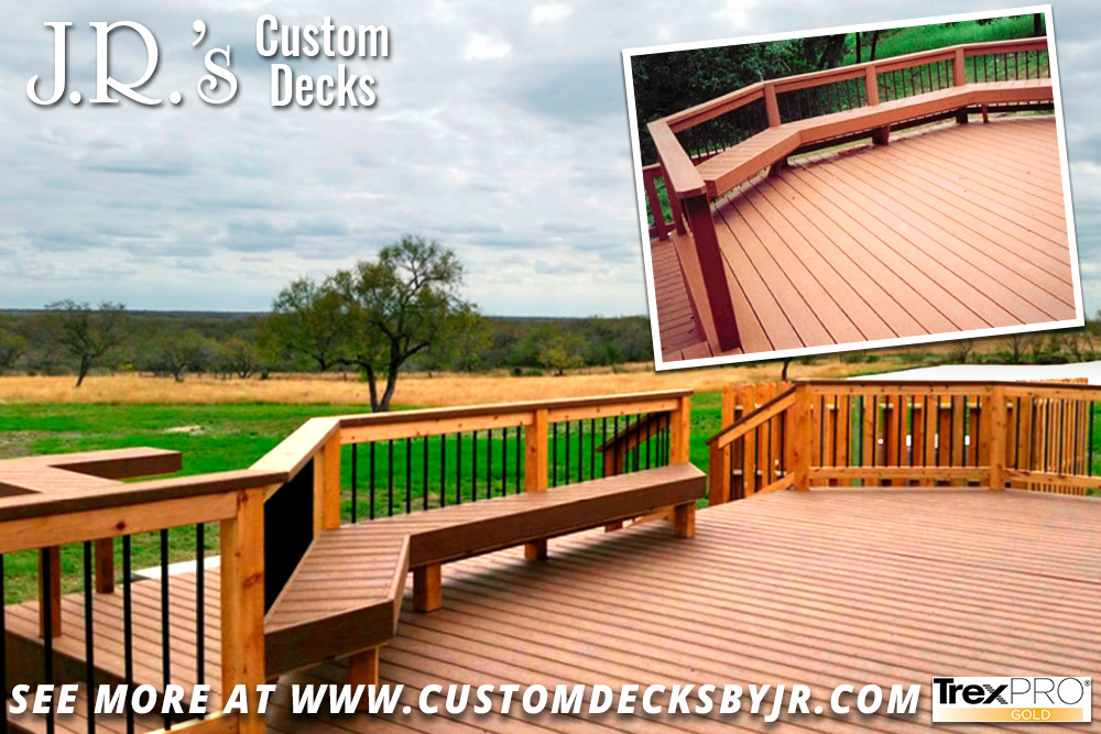 Expansive Trex Deck with Ample Built-In Seating and Black Metal Ballusters